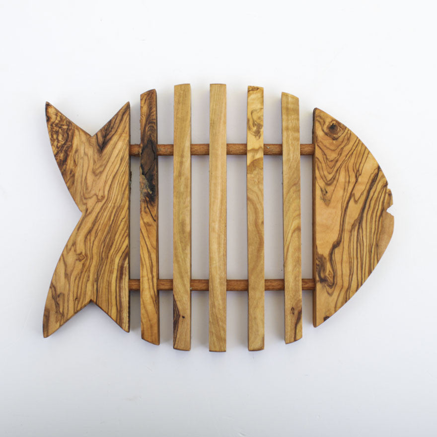 Dessous de plat en forme de poisson en bois d'olivier  - 1